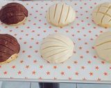 Foto del paso 5 de la receta: Conchas blancas y de chocolate
