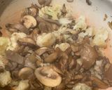 Foto del paso 3 de la receta: Guiso de garbanzos, setas y coliflor ✨