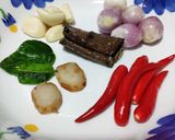 A picture of step 2 of Sambal Goreng Okra.