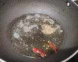 A picture of step 4 of Schezwan chutney.