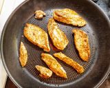 Baconbe tekert csirkemell, fűszeres sütőtökös krumplival sütve recept fázis 2 fotója