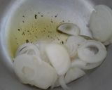 Foto del paso 2 de la receta: Crema de hojas de coliflor, pan tostado y queso de papa dorado🍲