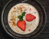 A picture of step 2 of Strawberry raita.