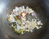 Foto langkah ke 1 dari resep Tumis Ayam Kecap.