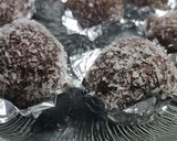 A picture of step 11 of Chocolate coconut truffles 🍫🍬.