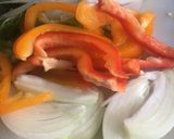 Foto del paso 1 de la receta: Pechuga con vegetales 🥘