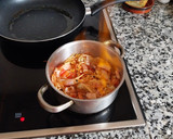 Foto del paso 3 de la receta: Tallarines con gambas, cherrys y ajos