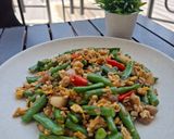 Foto langkah ke 5 dari resep Telur buncis oseng bawang.