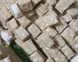 Foto langkah ke 1 dari resep Tempe Orek Basah dengan Bumbu Halus.