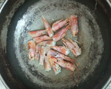 Foto del paso 2 de la receta: Arroz meloso de sèpia y gambones