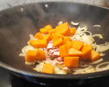 Foto del paso 2 de la receta: Fusilli cremoso con bacon y calabaza
