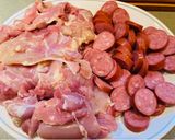 A picture of step 2 of Broiled Chicken Thighs with Polska Kielbasa.