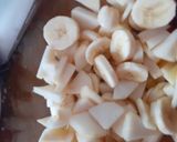 A picture of step 2 of Khati meethi fruit chat.