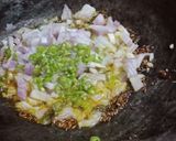 A picture of step 5 of Maharashtrian Kanda Poha.