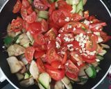 Sült csirkecomb, zöldséges lecsóval recept fázis 2 fotója
