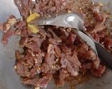 Foto langkah ke 3 dari resep Tumis daging sapi.