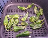 Foto del paso 2 de la receta: Pimientos de padrón en airfryer Cosori