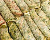 Foto del paso 2 de la receta: CANELONES DE 🥞PANQUEQUES 🥞 VERDES RELLENOS DE 🍖JAMÓN Y QUESO 🧀😋🤩👏