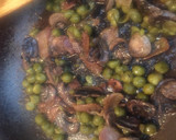 Foto del paso 6 de la receta: Guisantes con bacon y champiñones