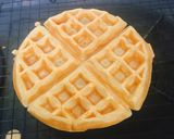 Hình bước làm 3 của món Waffle