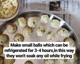 A picture of step 4 of Aloo paneer cheese balls.
