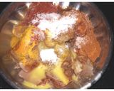 A picture of step 1 of Chicken Pakoda.