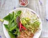 Hình bước làm 3 của món Bún Bò Huế (Bắp bò,sườn bò và chả lụa)