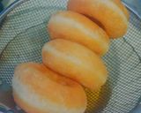 Foto langkah ke 5 dari resep Donat Lembut.