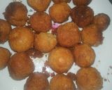 A picture of step 5 of Bread gulab jamun.