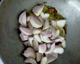 A picture of step 1 of Paneer Lababdar.