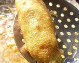 A picture of step 4 of Stuff Mirchi Vada (pakoda).