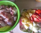 Gambar langkah 1 resipi Sup ayam ala Thai.