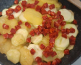 Foto del paso 3 de la receta: Tortilla de patata y calabacín al horno