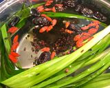 Hình bước làm 3 của món Nước mát hà thủ ô