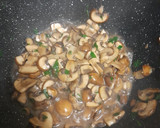 Foto del paso 3 de la receta: Hojaldre de mar y tierra