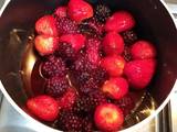 Barras energéticas de avena, nueces y mermelada de berries con c
