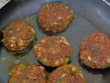 કારેલા ટીકી (Karela Tikki Recipe In Gujarati)