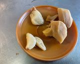 Une image de l'étape 6 de Purée de pommes de terre à l’ail, crème et gingembre.