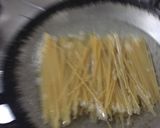 Foto langkah ke 1 dari resep Spaghetti Aglio e Olio - Simple.