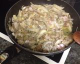 Foto del paso 2 de la receta: Revuelto de setas de cardo y colmenillas con especias y trufa
