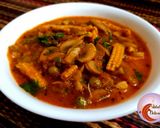 A picture of step 4 of Mushrooms babycorn Curry.