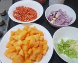 صورة لخطوة 1 من وصفة شربة العدس والقرع الأحمر صحية 😋