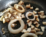 Foto del paso 9 de la receta: Arroz con setas y marisco