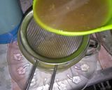 Foto langkah ke 3 dari resep Bandrek jahe susu simpel dan enak.