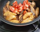 Foto langkah ke 7 dari resep Kentang tongkol kecap.
