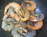 รูปขั้นตอนการทำที่ 2 ของ กุ้งกระเทียม