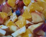 Foto del paso 1 de la receta: Ensalada de frutas con salsa de dulce de leche y algo más.