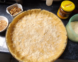 Foto del paso 2 de la receta: Tarta con dulce de leche con frutos secos