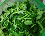Foto langkah ke 1 dari resep 11) Cah Kangkung Saus Tiram Praktis.