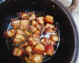 Hình bước làm 2 của món Thịt quay kho nước tương